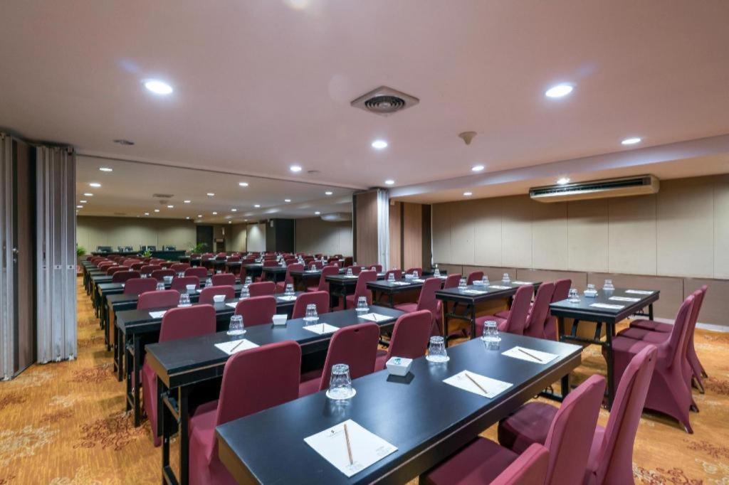 Sofyan Hotel Cut Meutia Jacarta Exterior foto